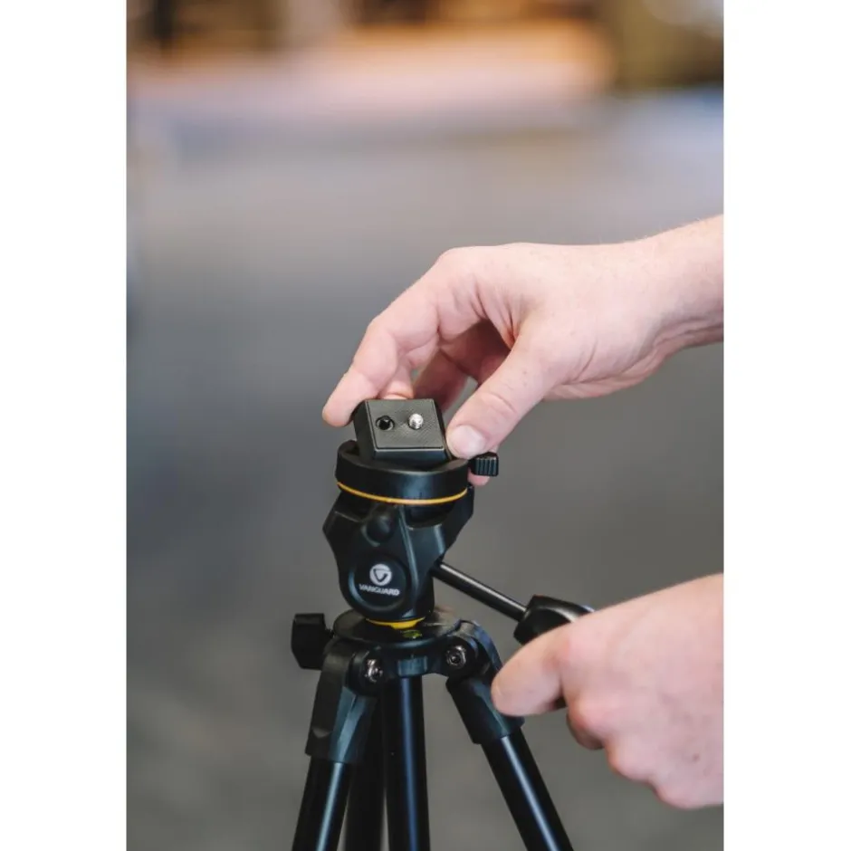 VANGUARD TREPIED ALU HAUTEUR 1M55 MAXIMUM